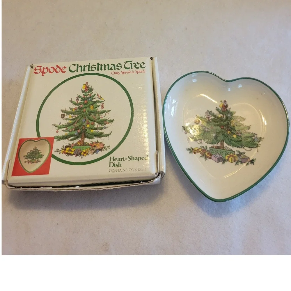 Spode Christmas Tree Heart Shaped‎ Trinket Dish Made England S3324-Z Decor